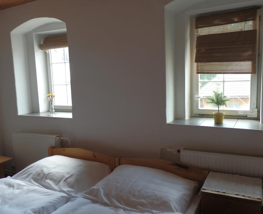 Rodinné vinařství Mikulenkovi Velke Zernoseky Exterior foto